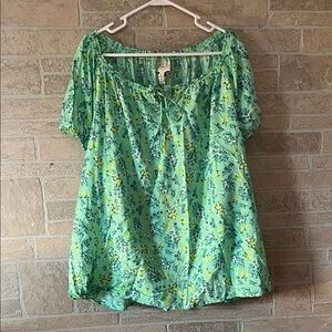 St. John's Bay Mint Floral Top